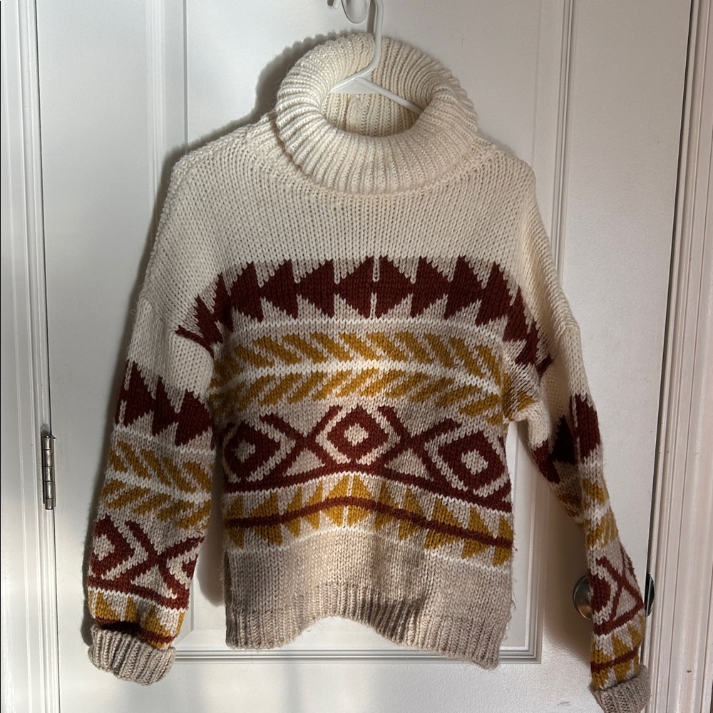✨ 5 for $50✨ Elegant Patterned Turtleneck Sweater